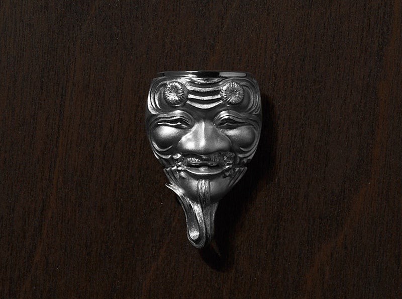 ジュエリーブランド『花かざり』を発表能の美を纏う装身具。ISSEN合同会社は日本の伝統美である（観世流能）をモチーフに装身具ブランド「花かざり」を発表。