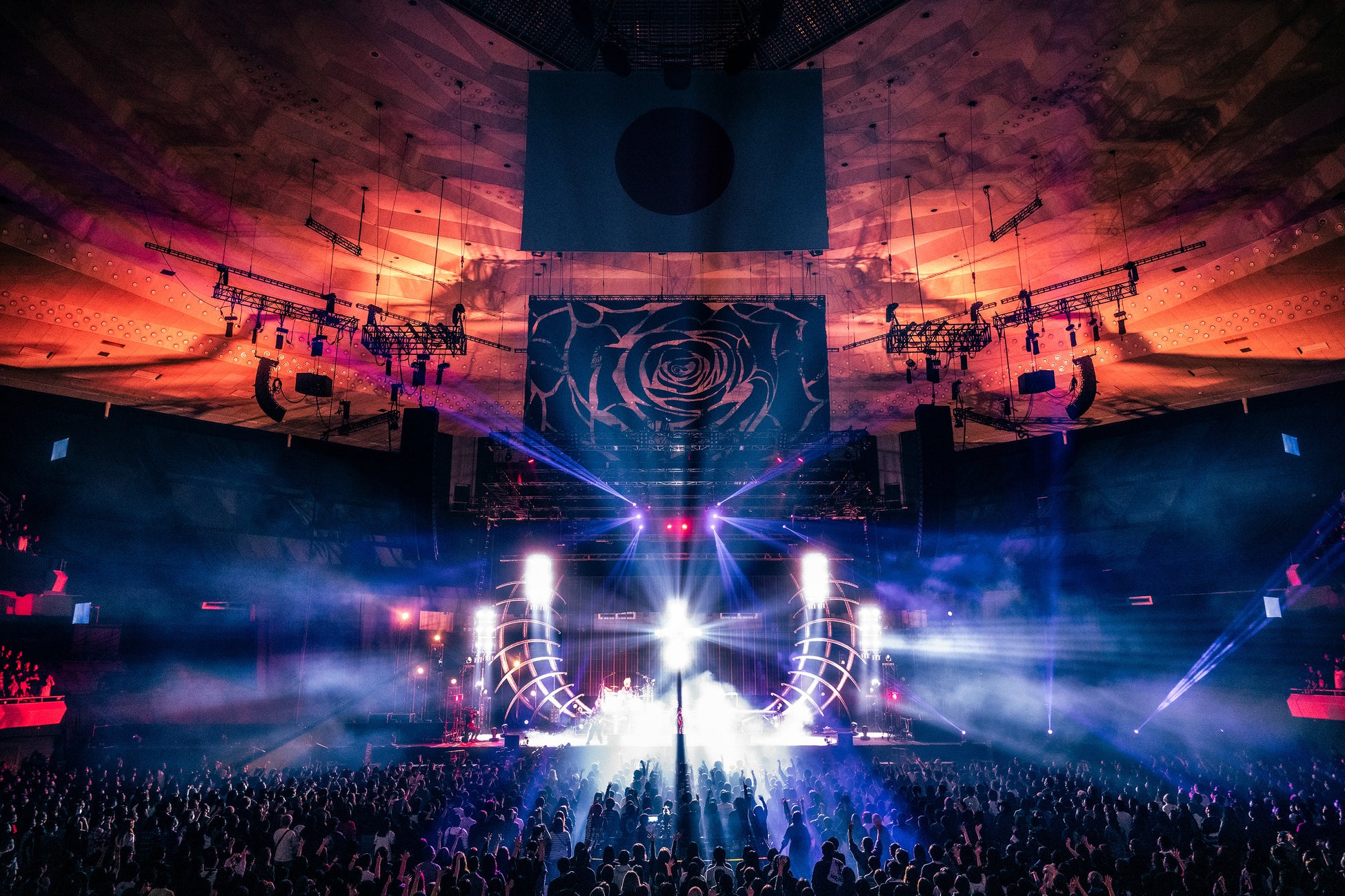 「BUCK∞TICK TOUR 2025 -ナイショの薔薇の下- at 日本武道館」が、いよいよ3月8日（日）午後９：00からWOWOWで独占放送・配信！放送・配信に先駆け、ライブレポート公開！