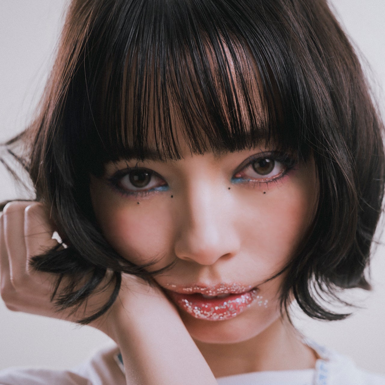 MANON、切なさや痛みをポップに“デコった”EP『PINK NOISE』リリース