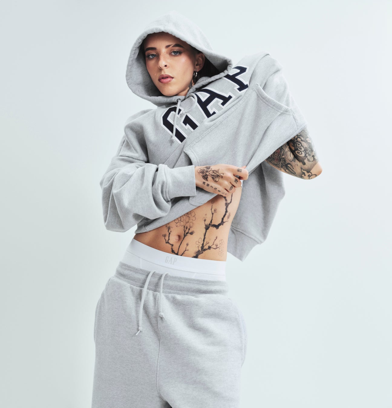 Gap、Young Mikoとのコラボレーションを通じた SPRING 2026 グローバルキャンペーンとオリジナルミュージックビデオを公開