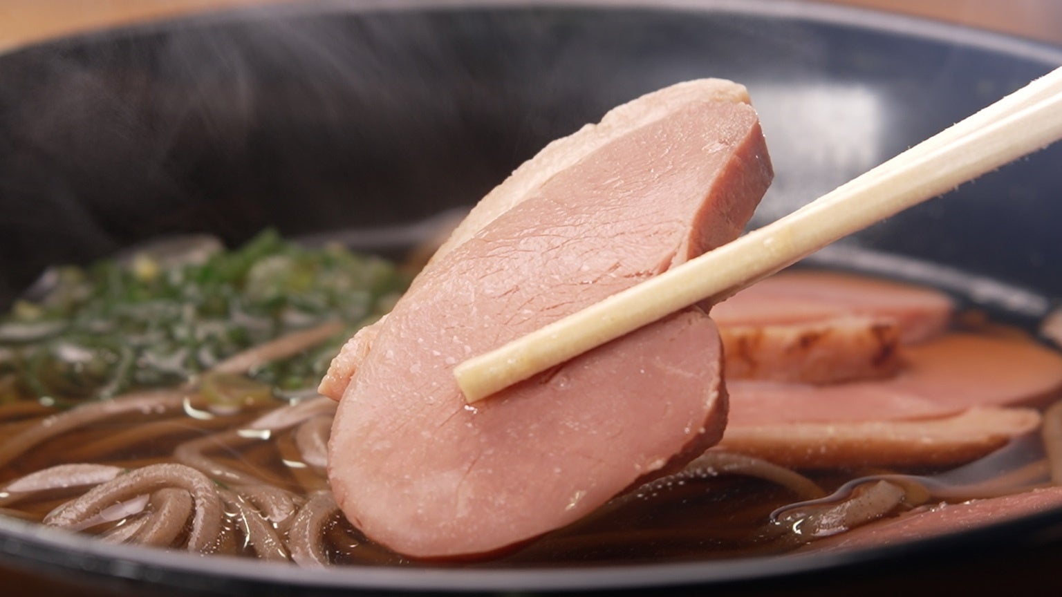 【ＢＳ日テレ】父から受け継いだ琵琶湖の味！　ドランク塚地「鴨の脂の甘みがしみてきて絶品ですわ〜」　道の駅の名店！幻のスジエビかき揚げトッピング！