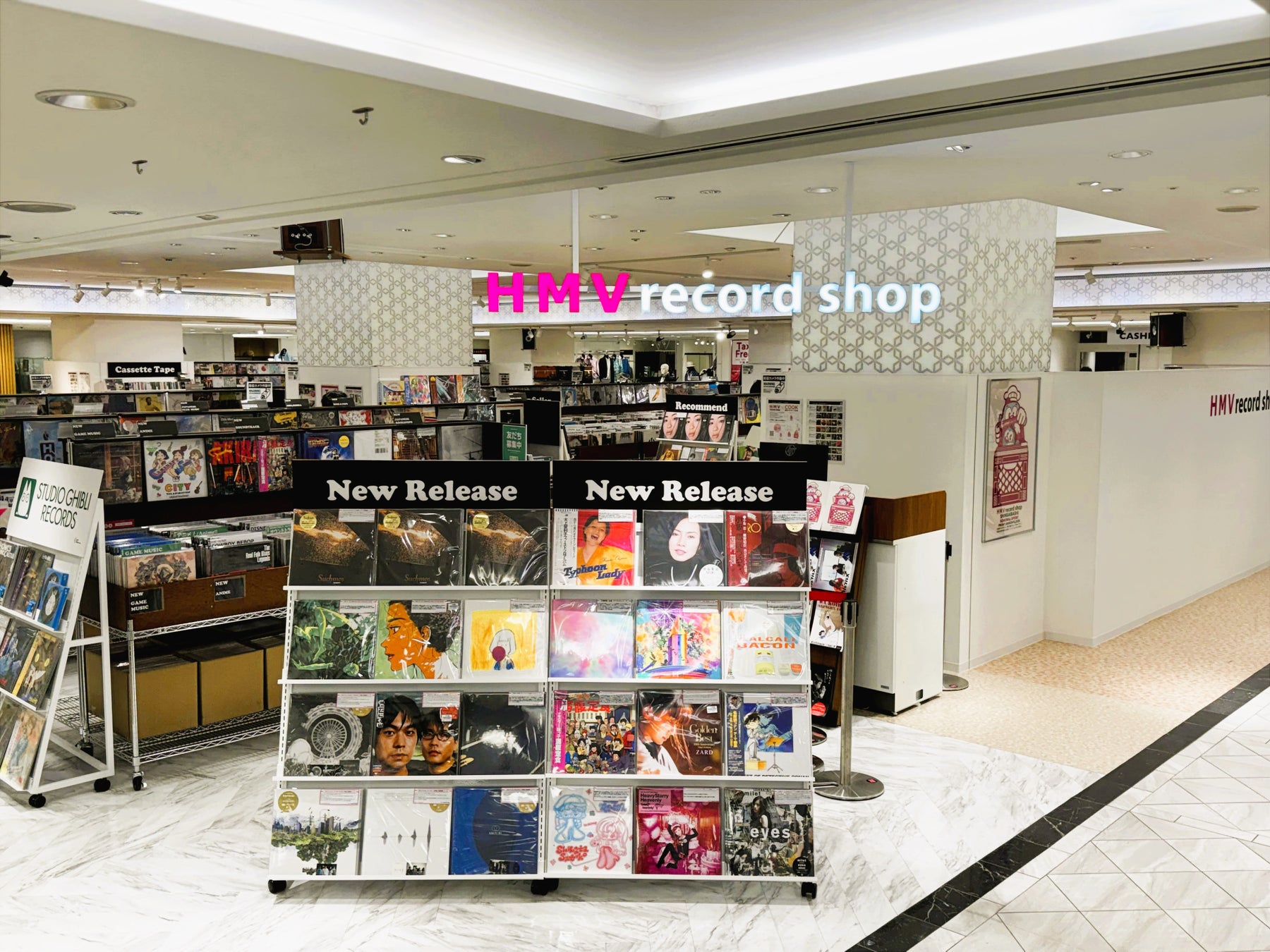 レコード専門店「HMV record shop 心斎橋」ホテル日航大阪地下１階の大丸ホワイトアベニューに本日オープン！