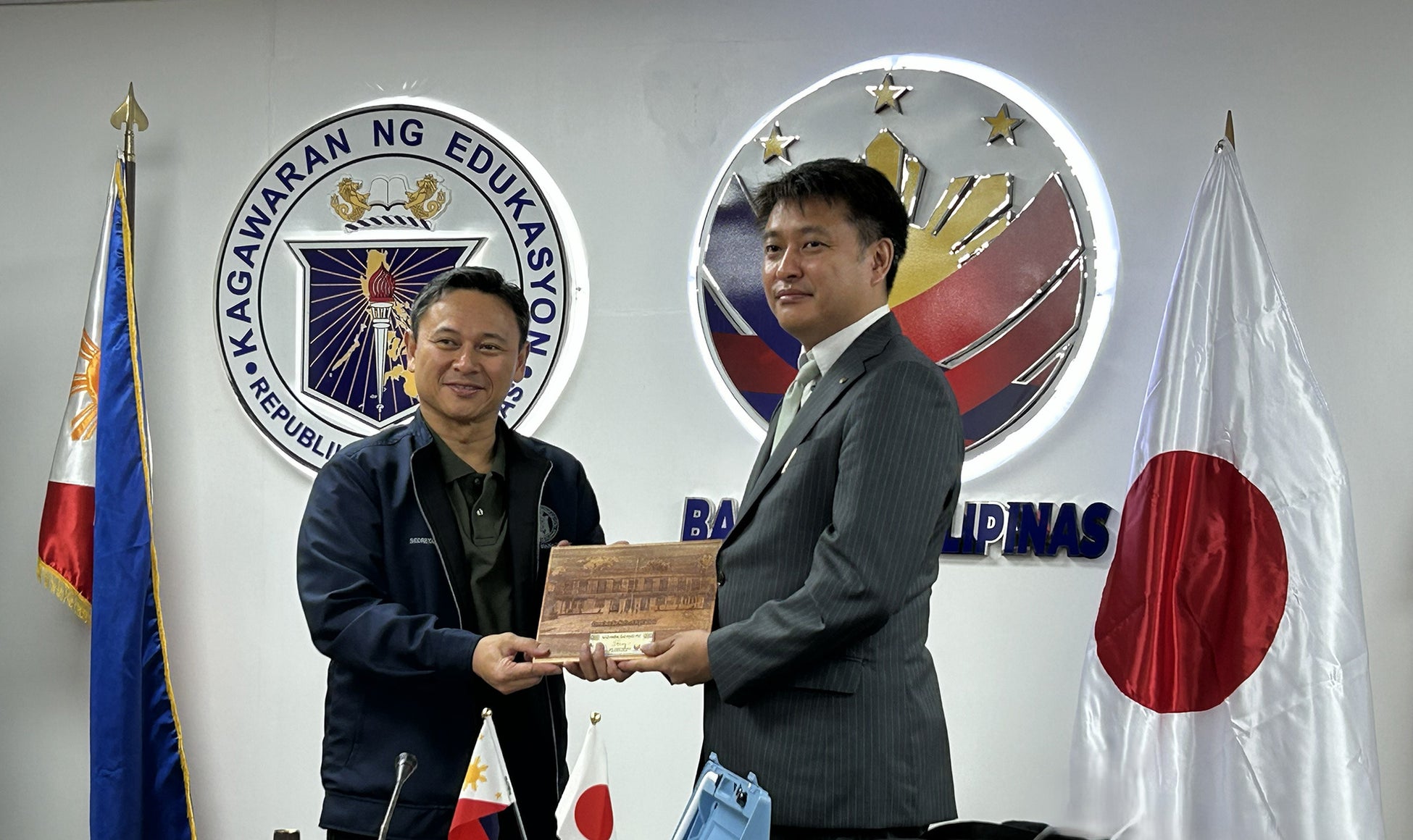 文部科学省・JICAとの官民協働によりフィリピン教育省と連携覚書を締結