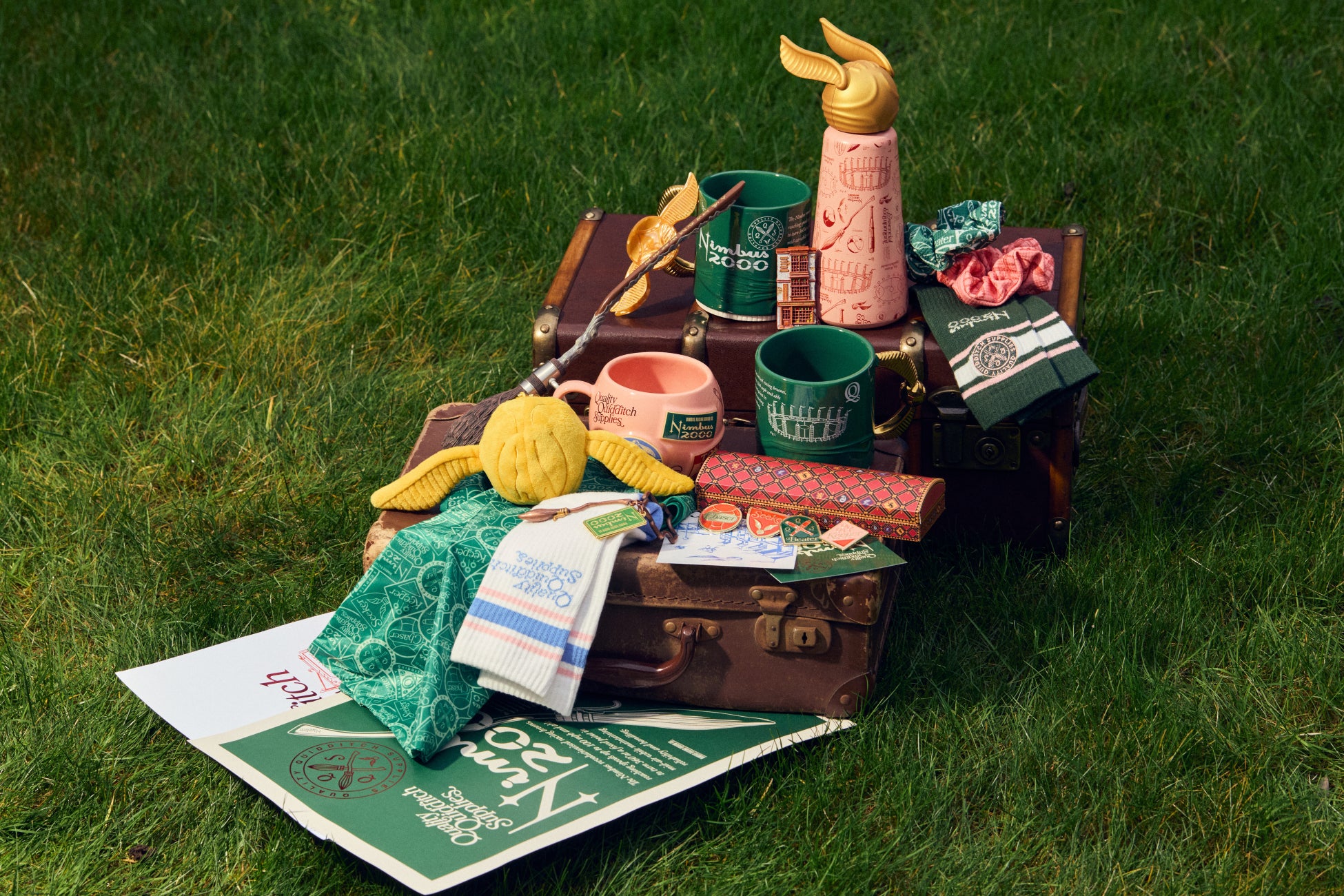 ワーナー ブラザース スタジオツアー東京 – メイキング・オブ・ハリー・ポッター 春の新作登場！魔法界で大人気のスポーツ「クィディッチ」がモチーフの「クィディッチコレクション」が4月1日より発売