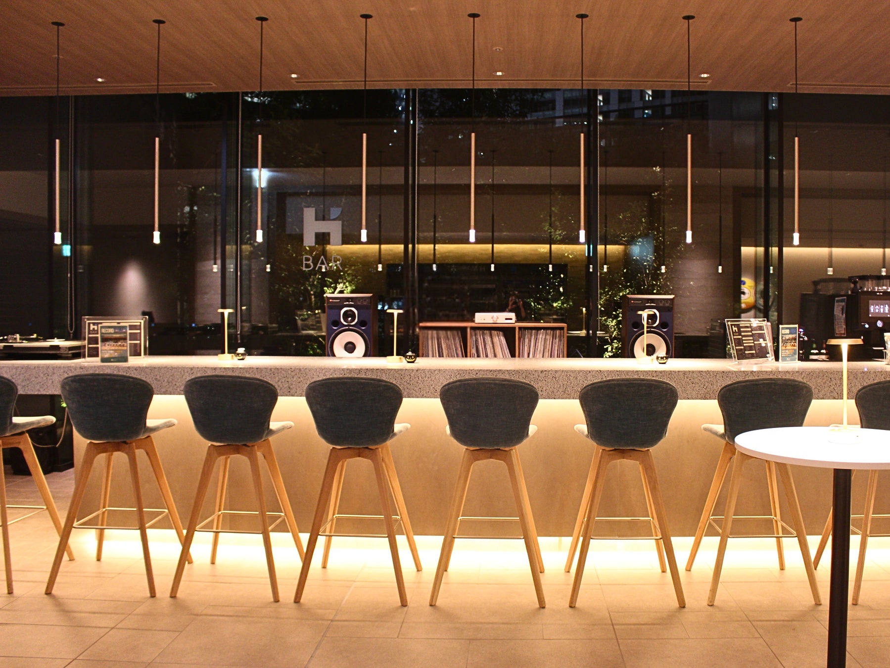 音楽の街・渋谷にて、リスニングバー文化を体感できるレコードイベント「The Record H Bar」第3回を開催