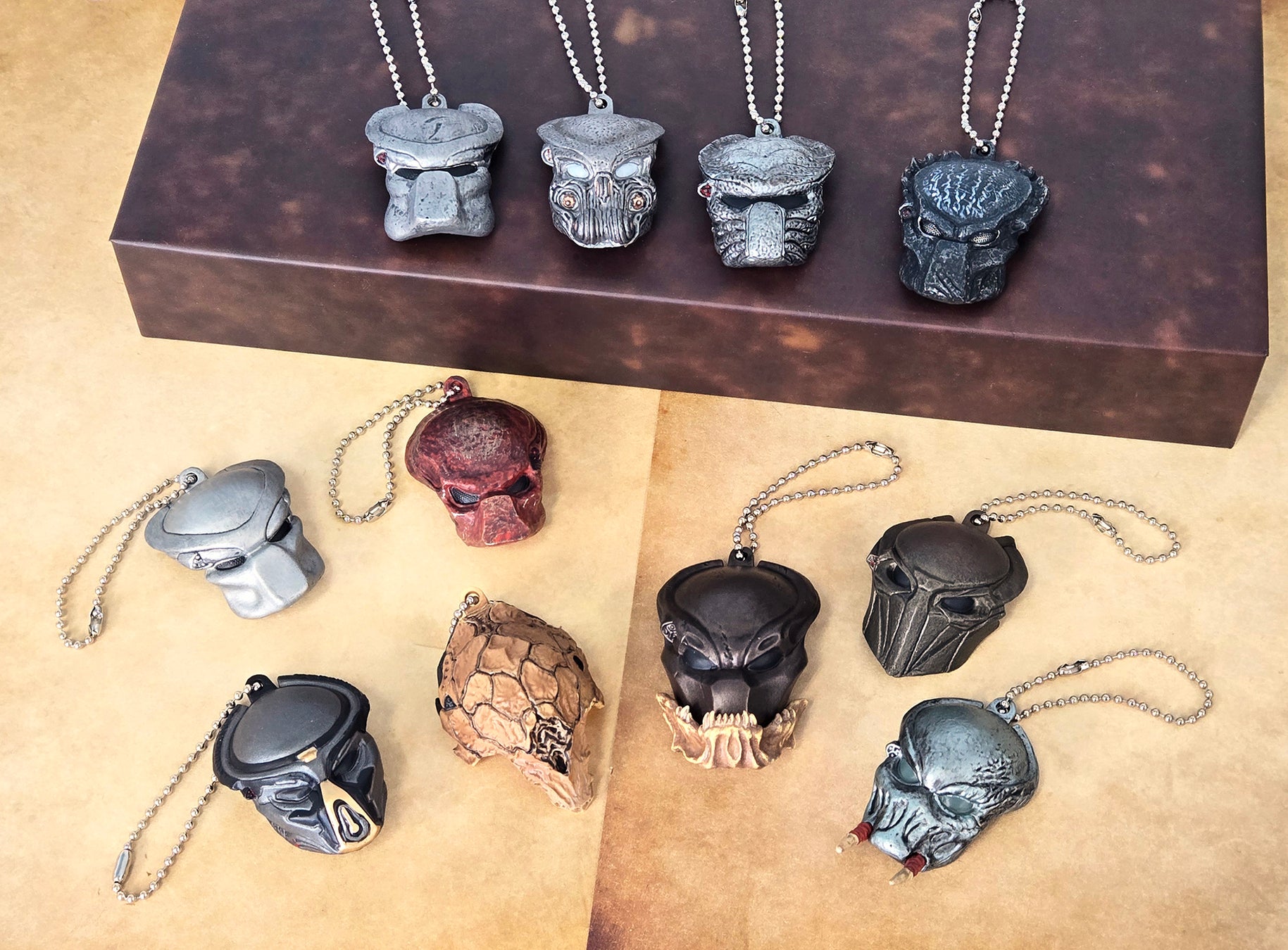 孤高のハンター“プレデター”映画シリーズ7作品に登場するマスクがガチャに勢ぞろい！『プレデター マスククロニクル』