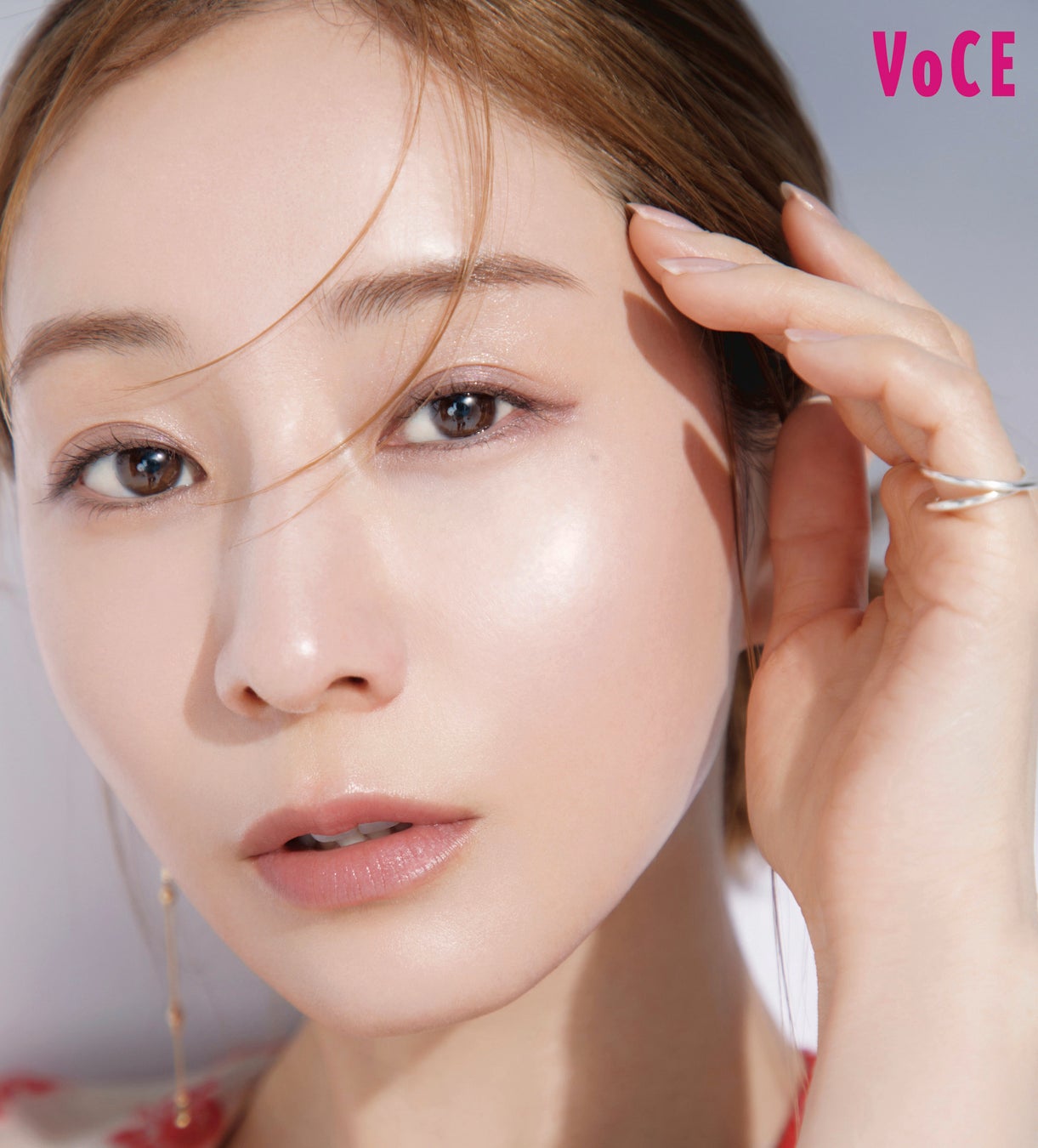 VOCEレギュラーモデルの櫻坂46の田村保乃さん、日向坂46の金村美玖さんが、VOCE初共演で「ほのみく」コンビ爆誕！　胸キュンな夏顔を披露