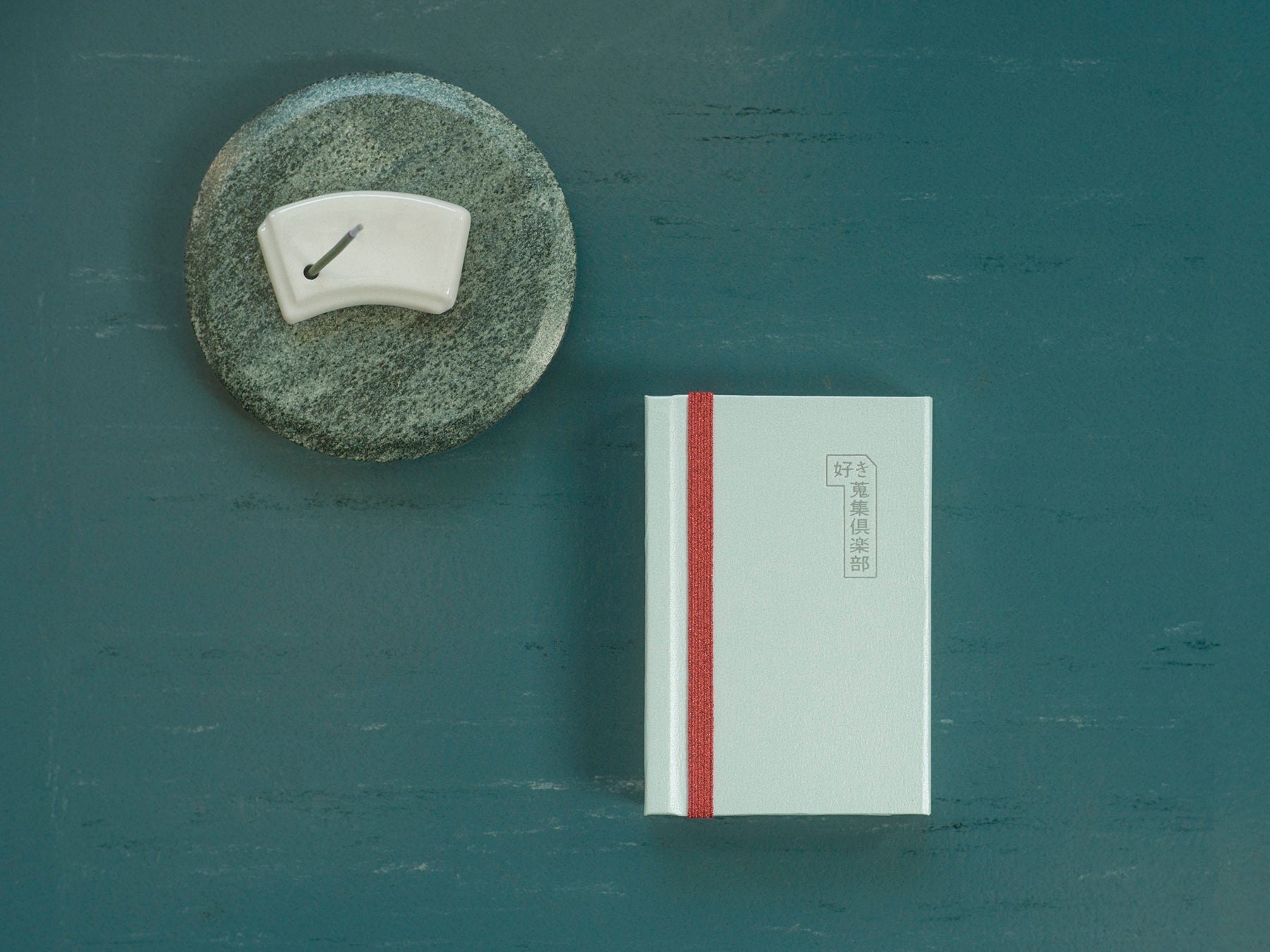 日本香堂、モデル・小谷実由さん監修のお香を限定販売 Podcast『おみゆの好き蒐集倶楽部』とのコラボレーション