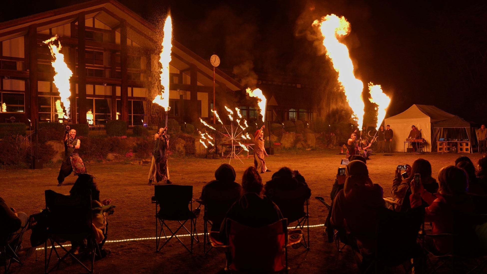 【開催速報】夜の廃校が炎に包まれる3日間が開幕！炎の祭典『Art Fire Festival 2026』、国内外のトップパフォーマーが集結。ワークショップと実験的演出が融合した特別な3日間の幕が開く。