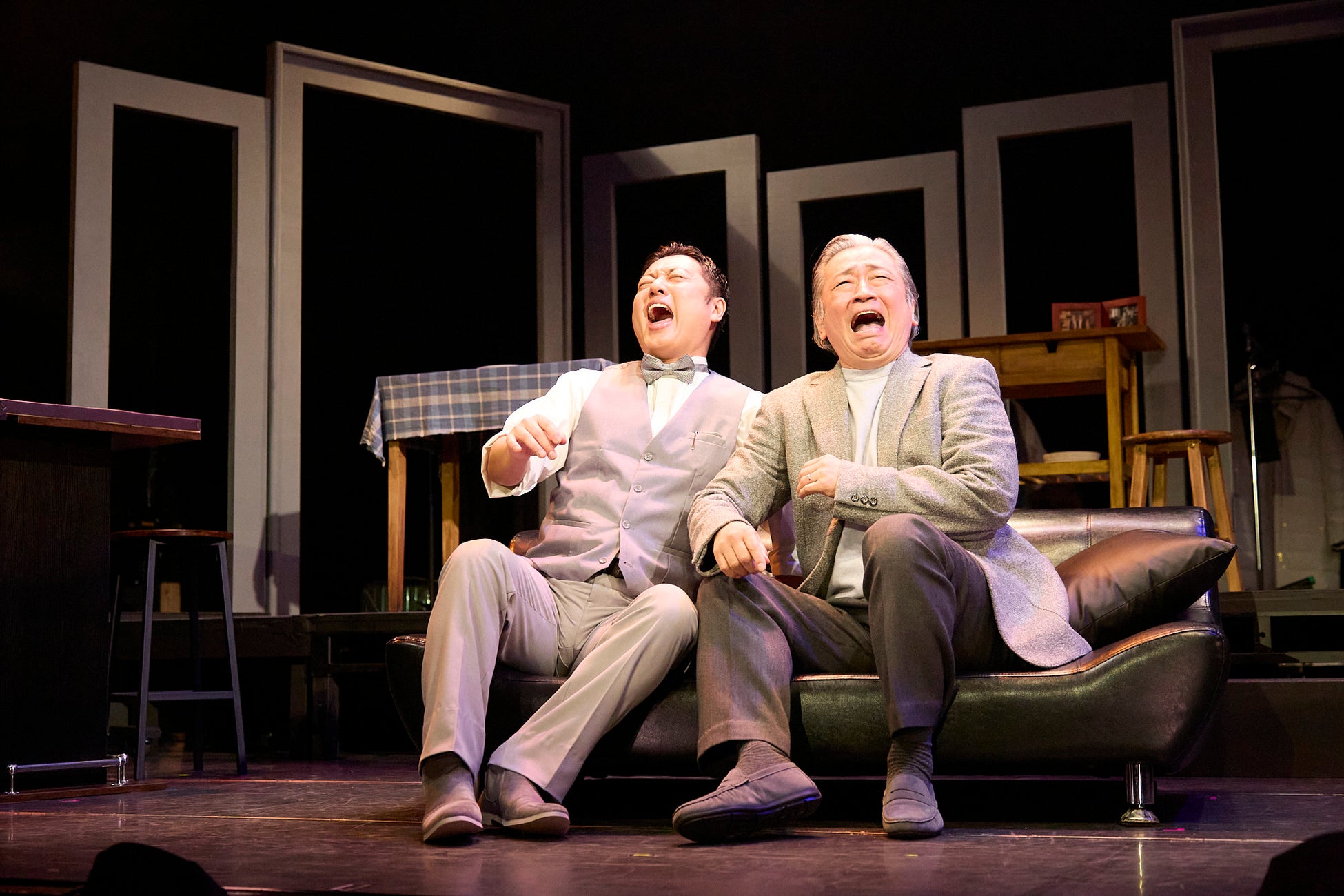 実力派ミュージカル俳優たちが歌わずに挑むイギリス戯曲　舞台『PRIVATE FEARS in PUBLIC PLACES』開幕レポート5月24日(日)までシアター代官山にて上演中