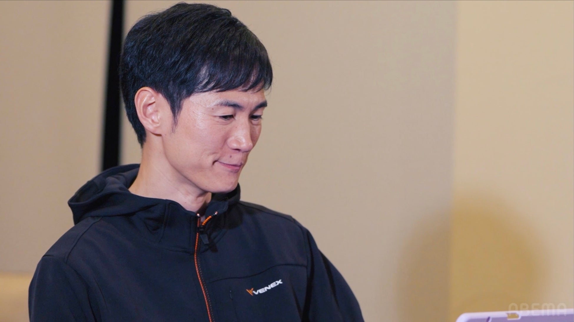 石丸伸二に新展開！途中離脱のいずみがリモートで復帰し「しんじが本当に可愛くて仕方がない」石丸伸二、元恋人とのまさかの喧嘩エピソードにスタジオ騒然！番組への“苦言”も｜『恋愛病院』#5