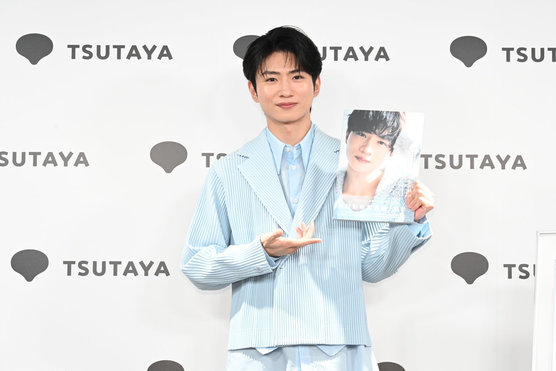 木村魁希が初の写真集を発売！ これからの日々は「自分に厳しく突き詰めていきたい」