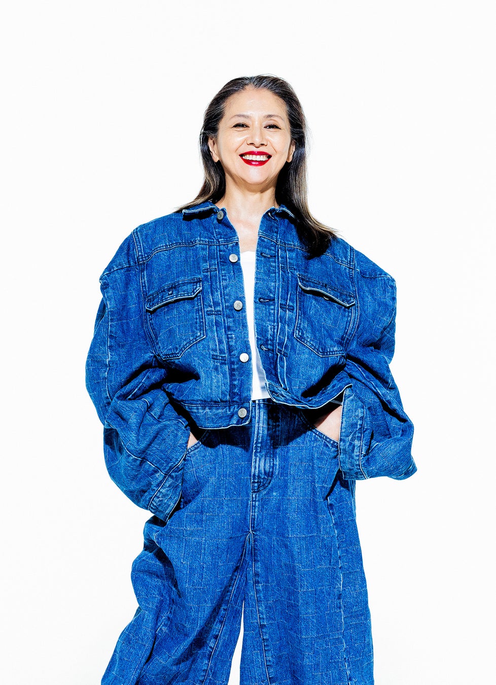 小泉今日子の最新ツアーから日本武道館公演の模様をWOWOWで7月に独占放送・配信！さらに主演映画、舞台、ドラマなどを網羅した特集をお届け！