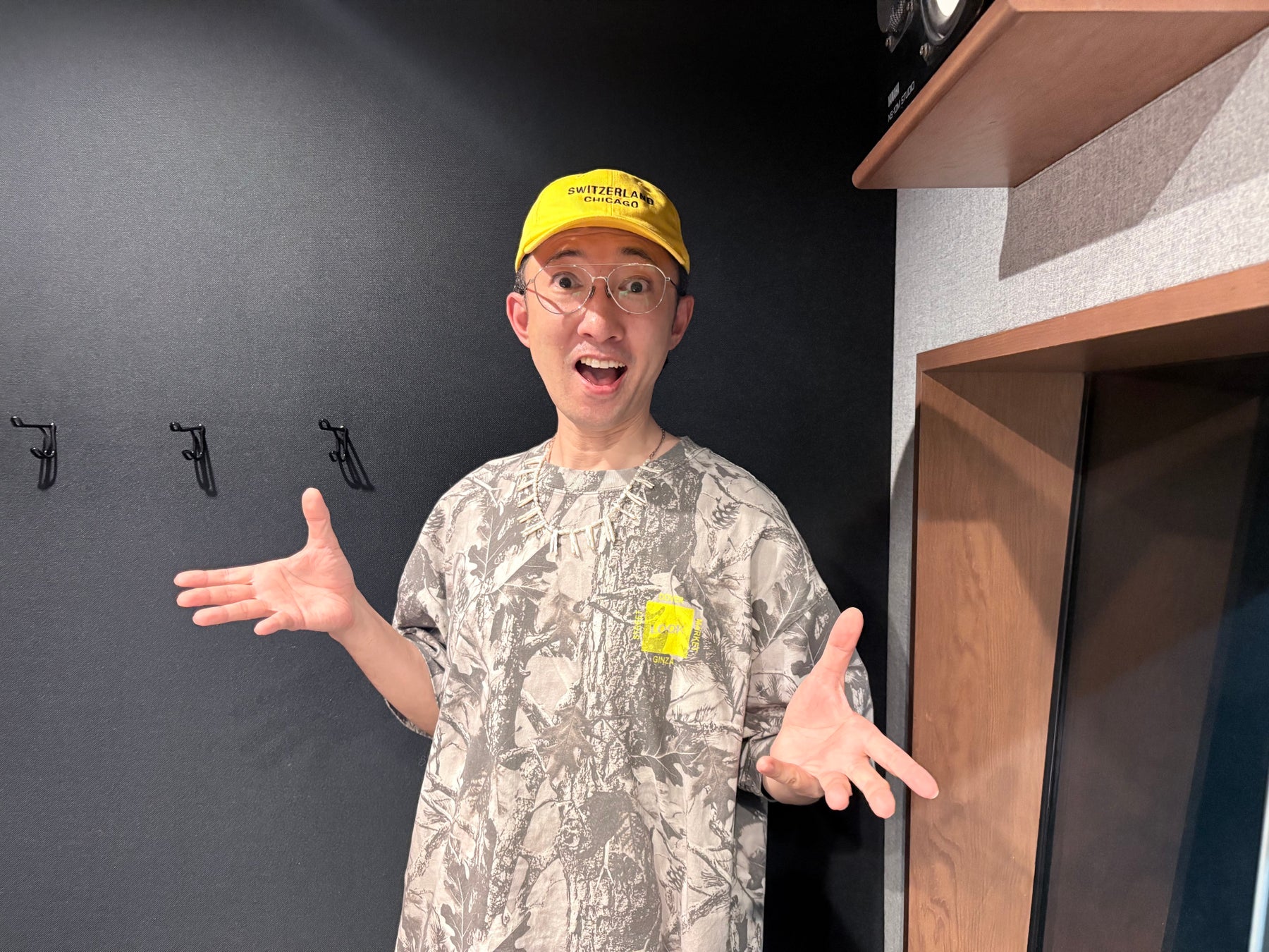 こがけんが新旧レジェンドアーティストへの愛、映画音楽の背景まで語り尽くす！「MUSIC LAUGH MIX」