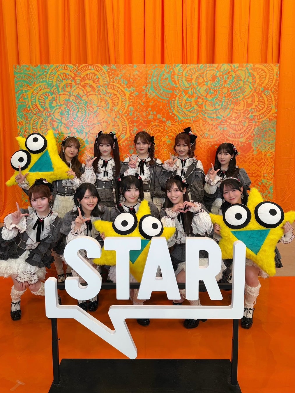 ＝LOVE　フジテレビ系「STAR」に生出演し、『お姫様の作り方』と『モラトリアム』をスペシャルメドレーで生歌唱！諸橋沙夏がセンターを務める、新曲『モラトリアム』を地上波初披露！！