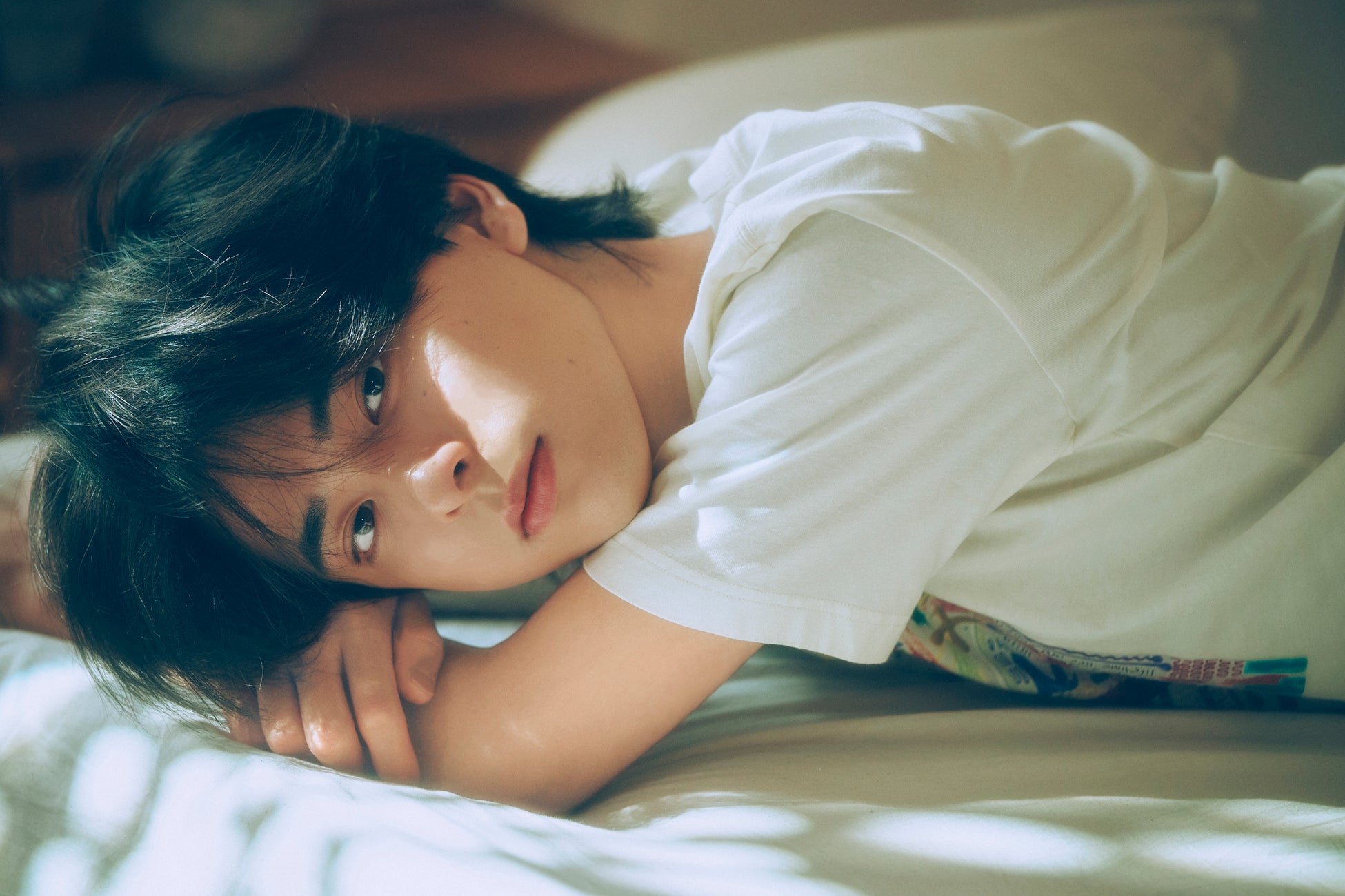 大友至恩が1st写真集を19歳の誕生日に発売！ 青年から大人になる過程を写真世界で表現