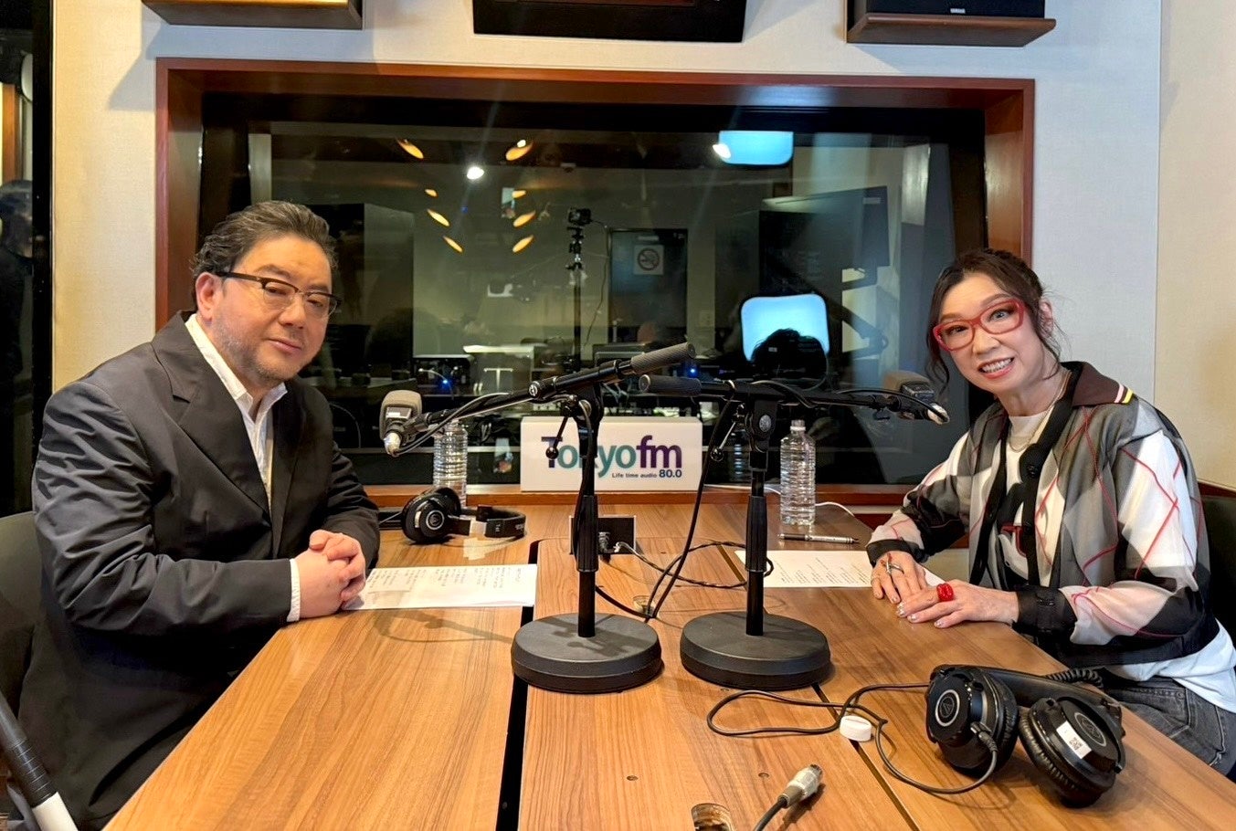 松任谷由実×秋元康「自分が飽きないように作っている」　作詞家・秋元康として選ぶユーミンプレイリストにも注目！　「噂の人物」による深夜の台本なしガチトーク番組『TOKYO SPEAKEASY』