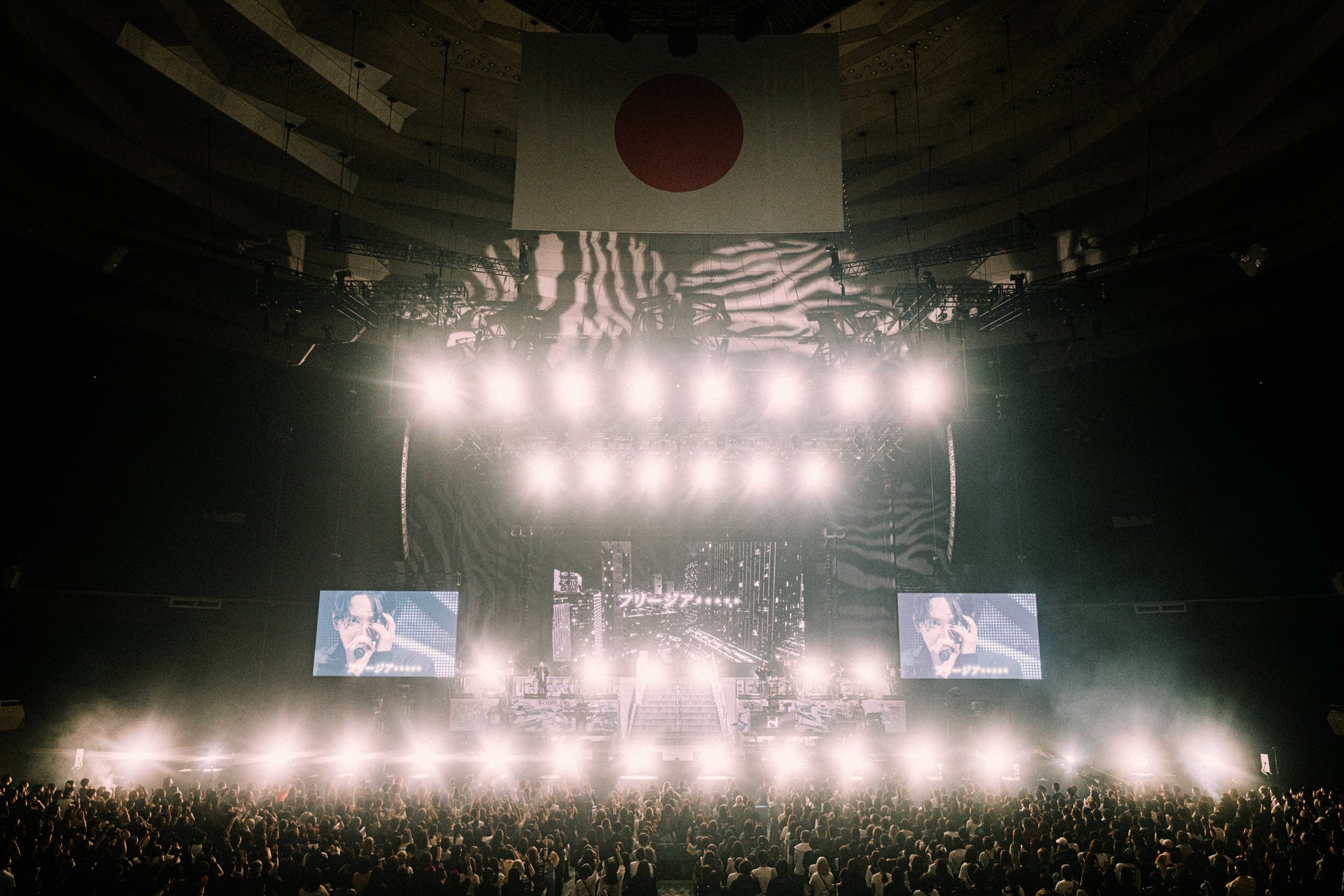 SKY-HI、9年ぶりの日本武道館単独2DAYS公演が開幕。初日公演にて12月豊洲PIT3日間公演開催と翌6月18日(木)公演のYouTube生配信実施を発表