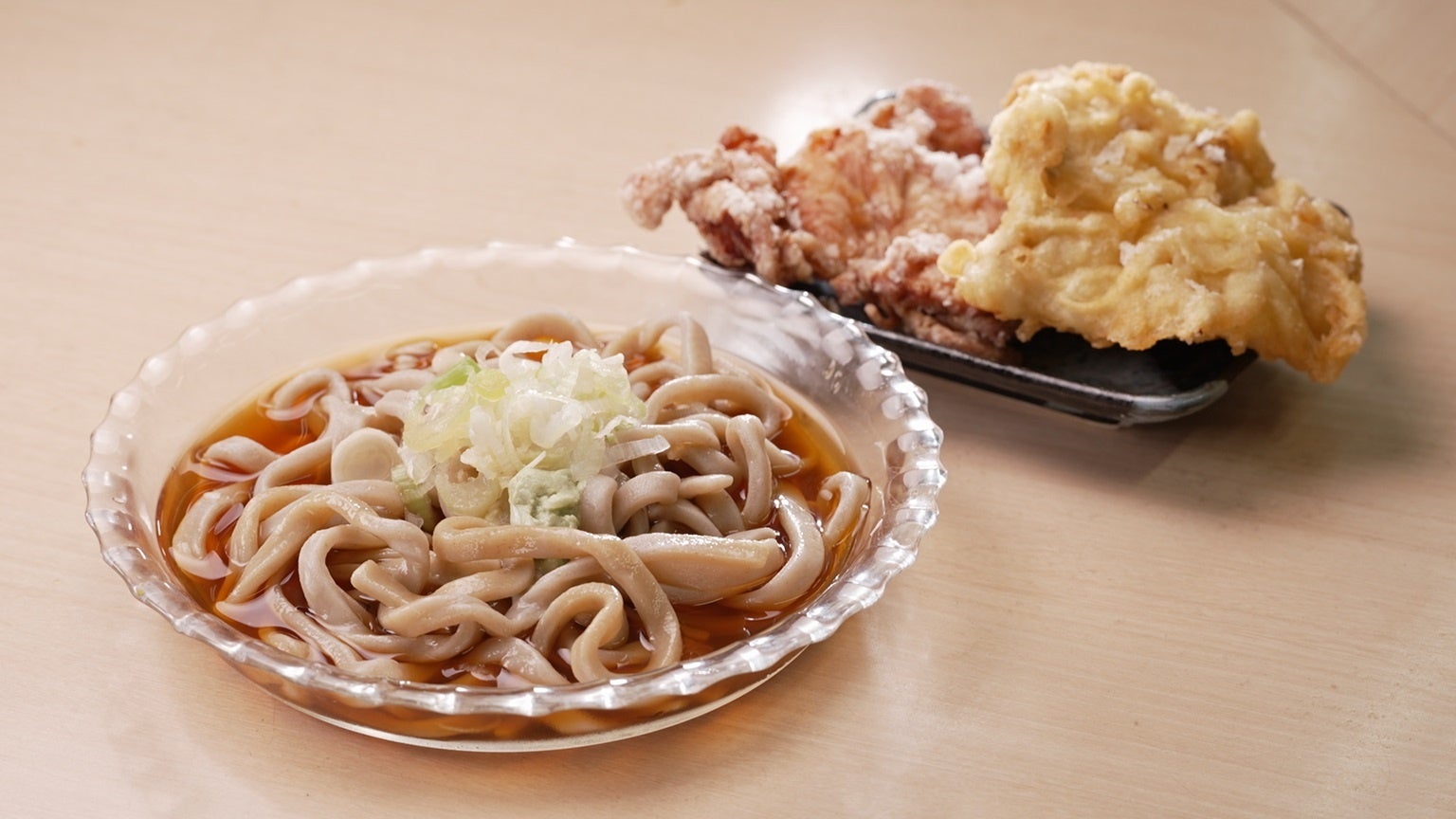 【ＢＳ日テレ】「ドランク塚地のふらっと立ち食いそば」東京・千住で見つけた自称・日本一メニュー数が多い立ち食いそば屋　ガシガシいける！店主自慢の太麺そばに舌鼓　“雨の日以外は通う”という強者常連客も！