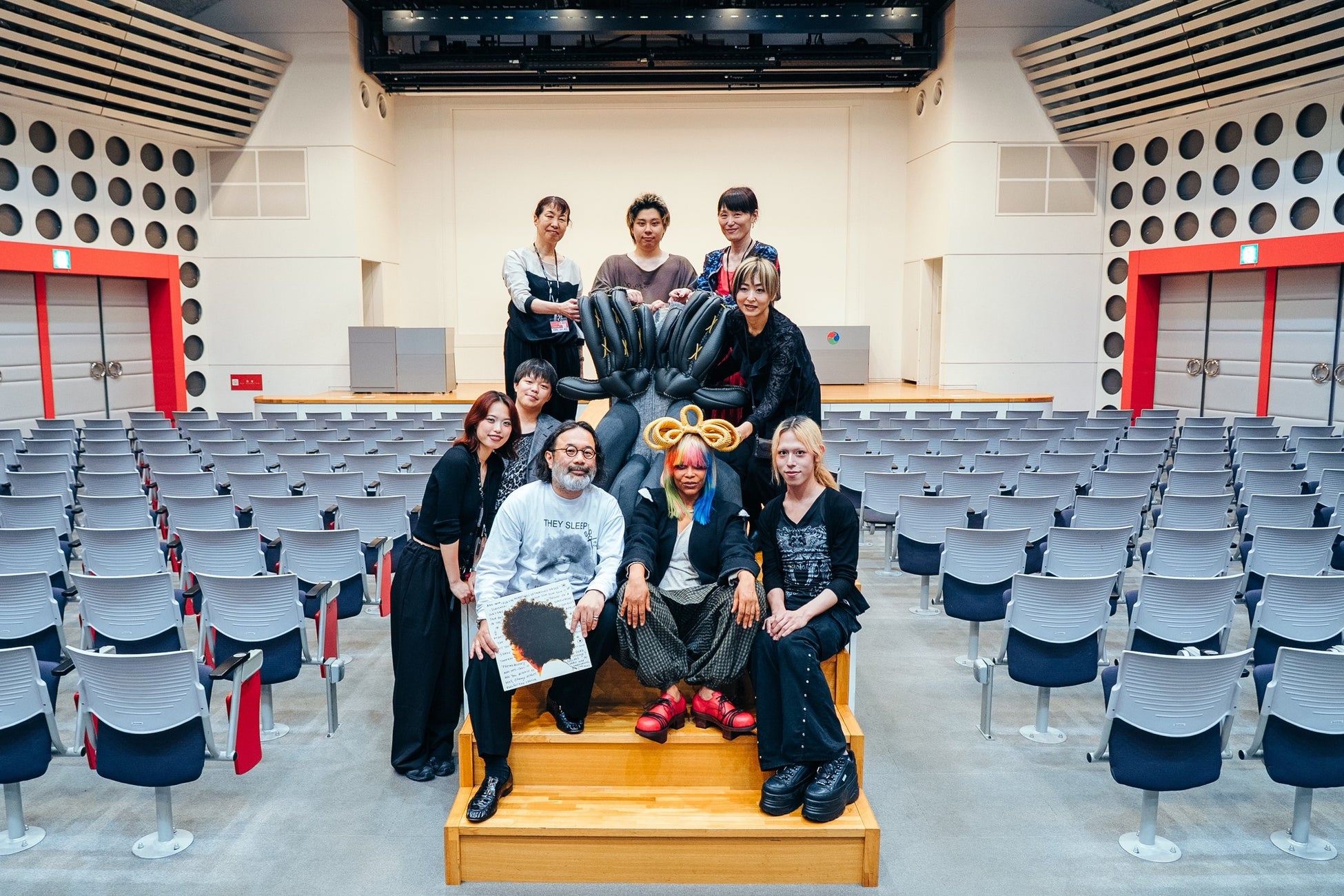 グラミー賞歌手、エリカ・バドゥ氏がモード学園を指名！来日公演の衣装・ヘアメイクを担当