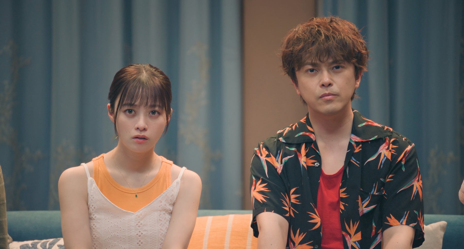 松本若菜が、ABEMAオリジナルドラマ『バカンスの法則』劇中ドキュメンタリー番組のナレーションでサプライズ出演！勝地涼“紺太”の密着VTRを彩る、愛ある辛辣な毒舌ナレーションに反響