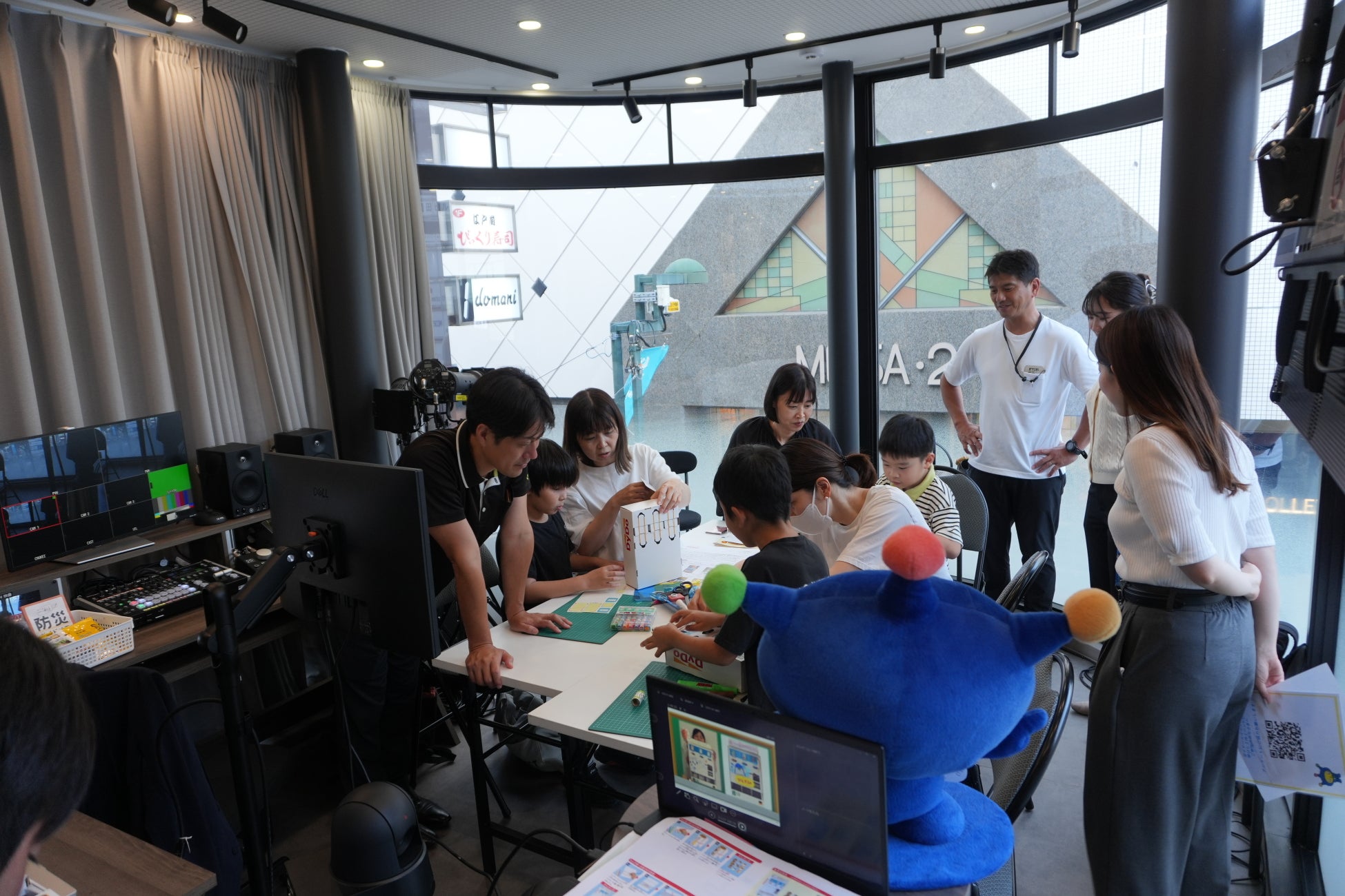 【イベントレポート】イッツコム × ダイドードリンコ　夏休みの自由研究イベントを開催　ダイドーの工作自動販売機キットを使って身近なくらしや防災について学ぼう